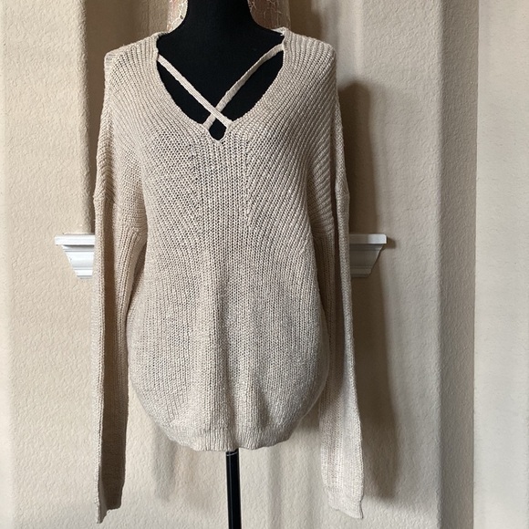 Essentials Sweater Size L - Picture 3 of 7